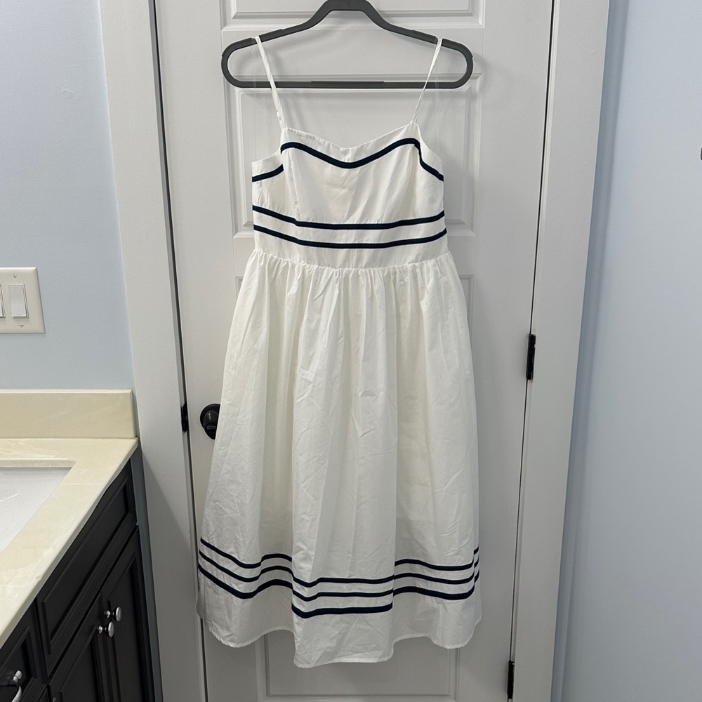 Entro White and Navy Casual Dress